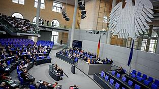 Die Koalition aus Union und SPD will allein etwa 20 Vorlagen in erster Lesung in den Bundestag einbringen.