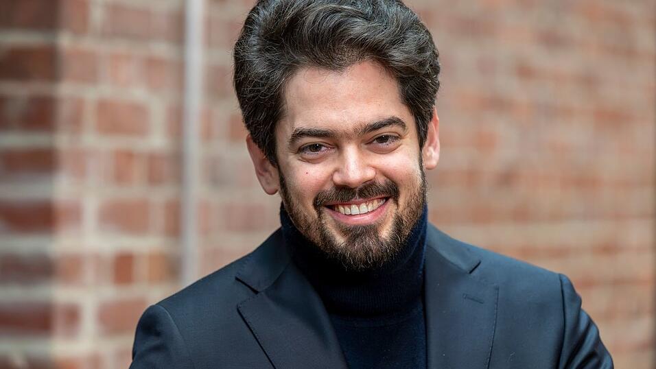 Lahav Shani ist mit der neuen Saison endgültig in München angekommen. Lahav Shani ist mit der neuen Saison endgültig in München angekommen.