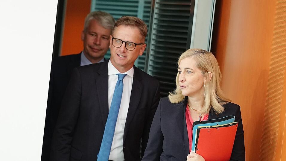Gesundheitsminister Carsten Linnemann hat die Pflegereform auf Basis seiner Vorg&auml;ngerin Nina Warken durchs Kabinett gebracht. (Archivfoto)
