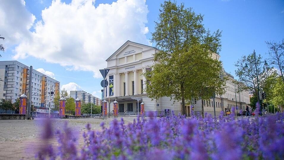 Mit Opernhaus und Schauspiel bietet das Theater Magdeburg mehrere Sparten an. (Archivbild) Mit Opernhaus und Schauspiel bietet das Theater Magdeburg mehrere Sparten an. (Archivbild)