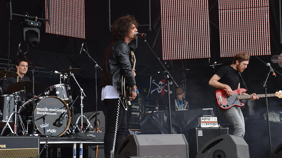 Das war am zweiten Tag des Pfings-Open-Airs in Salching auf dem Festivalgelände los. (Fotos: Florian Wende) Das war am zweiten Tag des Pfings-Open-Airs in Salching auf dem Festivalgelände los. (Fotos: Florian Wende)