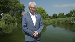 Bundesagrarminister Alois Rainer widmet sich in seiner ersten Sommertour dem Thema Heimat und den ländlichen Räumen als zentralen Zukunftsorten unseres Landes. Bundesagrarminister Alois Rainer widmet sich in seiner ersten Sommertour dem Thema Heimat und den ländlichen Räumen als zentralen Zukunftsorten unseres Landes.