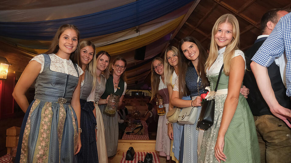 Die Partybilder vom Dienstag, 15. August 2023, aus dem Festzelt Reisinger. Die Partybilder vom Dienstag, 15. August 2023, aus dem Festzelt Reisinger.