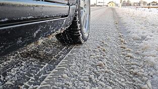 Gute Winterreifen waren gefragt. Die Autofahrer verhielten sich umsichtig, hie&szlig; es von der Polizei.