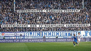 Fanproteste beim Zweitliga-Spiel 1. FC Magdeburg - SC Paderborn. (Archivfoto)