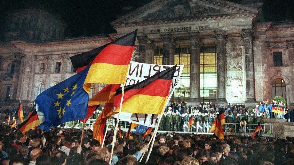 35 Jahre nach der Deutschen Einheit 1990 wirft das Statistische Bundesamt einen Blick auf die Menschen, die in dem Jahr geboren wurden. (Archivbild).