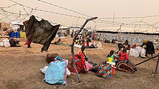 Im Sudan herrscht seit April 2023 ein blutiger Machtkampf zwischen De-facto-Machthaber Abdel-Fattah al-Burhan und seinem einstigen Stellvertreter Mohamed Hamdan Daglo, der die RSF kommandiert. (Archivbild) Im Sudan herrscht seit April 2023 ein blutiger Machtkampf zwischen De-facto-Machthaber Abdel-Fattah al-Burhan und seinem einstigen Stellvertreter Mohamed Hamdan Daglo, der die RSF kommandiert. (Archivbild)