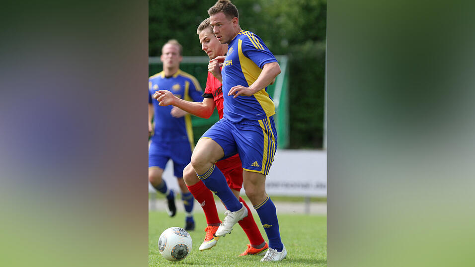 Der TSV Bogen versetzte dem Favoriten aus Affing in der Nachspielzeit den Lucky Punch und siegte mit 2:1 (Foto: Schindler). Der TSV Bogen versetzte dem Favoriten aus Affing in der Nachspielzeit den Lucky Punch und siegte mit 2:1 (Foto: Schindler).