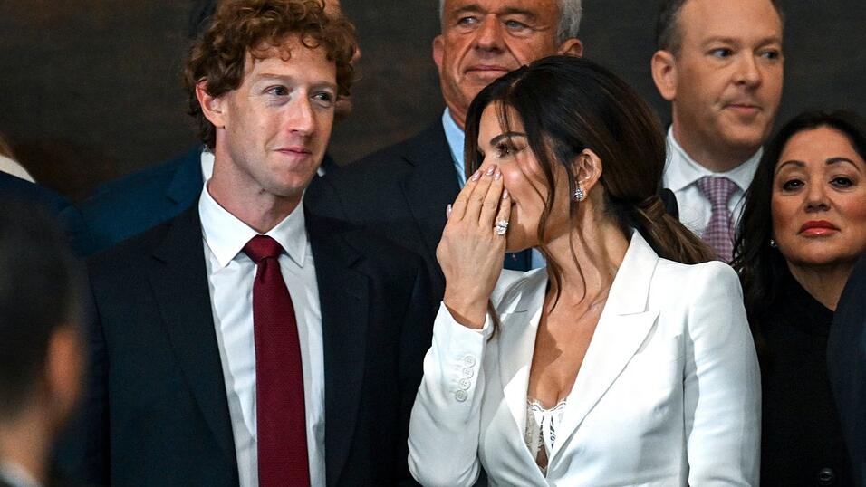 Mark Zuckerberg und Lauren Sanchez plauderten im Publikum.
