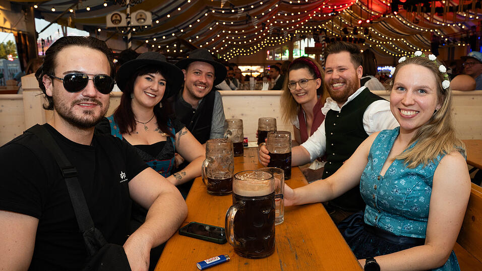 Die Partybilder vom Mittwoch, 12. August, aus dem Festzelt Reisinger. Die Partybilder vom Mittwoch, 12. August, aus dem Festzelt Reisinger.
