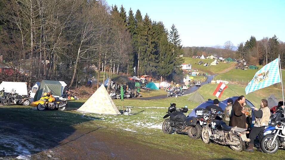 Bereits Anfang der Woche sicherten sich einige Teilnehmer gute Pl&auml;tze f&uuml;r das Elefantentreffen.