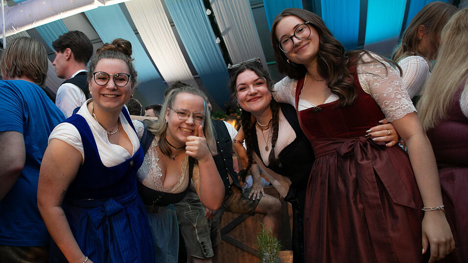 Die Partybilder vom Sonntag, 17. August, aus dem Festzelt Wenisch. Die Partybilder vom Sonntag, 17. August, aus dem Festzelt Wenisch.