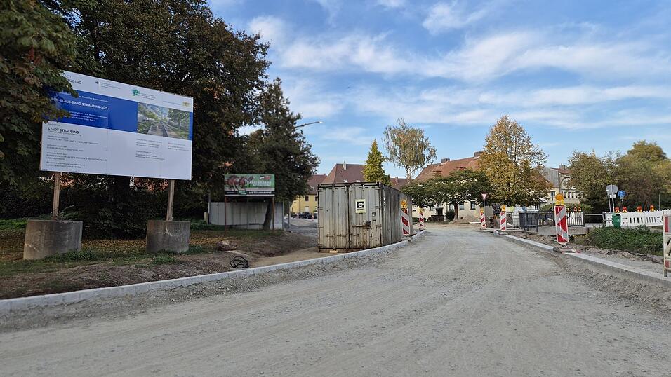 Während hier in der Gottfried-Keller-Straße noch gearbeitet wird ... Während hier in der Gottfried-Keller-Straße noch gearbeitet wird ...