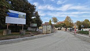 Während hier in der Gottfried-Keller-Straße noch gearbeitet wird ... Während hier in der Gottfried-Keller-Straße noch gearbeitet wird ...