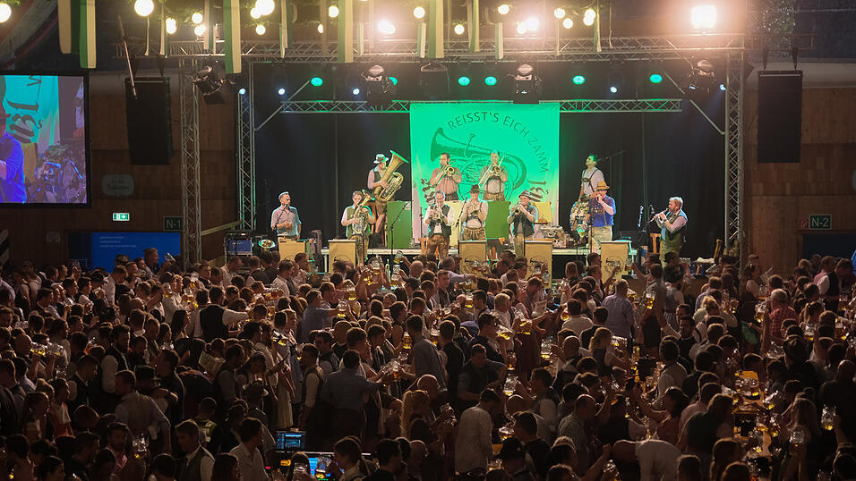 Die Partybilder vom Dienstag, 15. August 2023, aus dem Festzelt Weckmann.