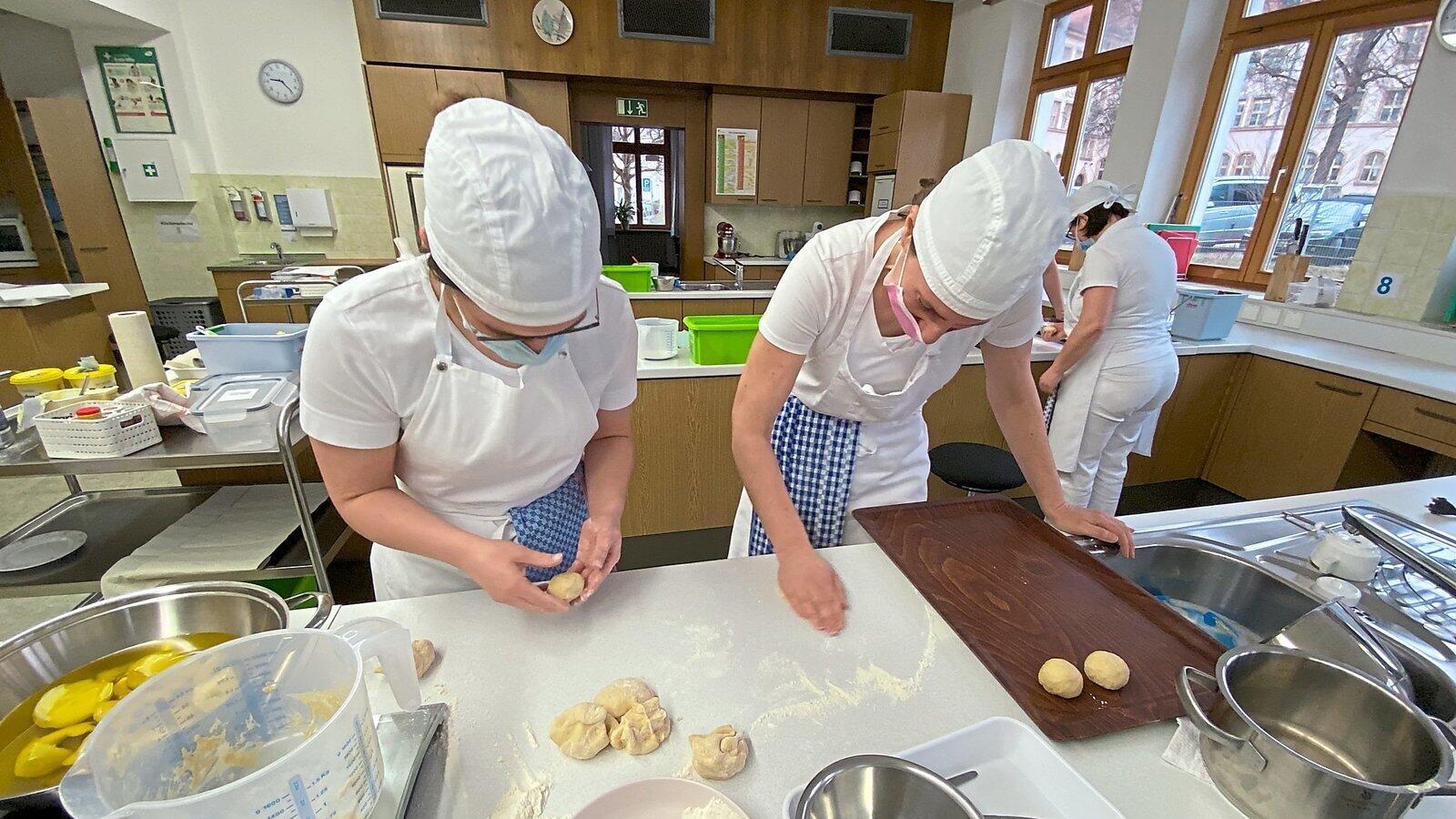 Wie Viel Sind 7 Semester Hauswirtschaftsfachschule des AELF Deggendorf-Straubing vermittelt Tugenden