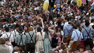 Der Andrang auf der Wiesn war riesig.