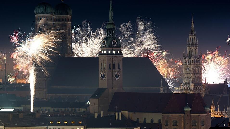 An Silvester herrscht vielerorts im Freistaat Ausnahmezustand. Das mag schön aussehen, für Menschen wie Tiere ist Feuerwerk aber eine Belastung. (Archivbild) An Silvester herrscht vielerorts im Freistaat Ausnahmezustand. Das mag schön aussehen, für Menschen wie Tiere ist Feuerwerk aber eine Belastung. (Archivbild)
