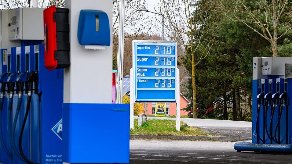 Die Spritpreise drehen aktuell wieder nach oben. (Archivbild)