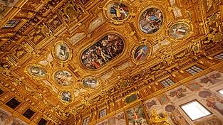 Mit dem Goldenen Saal zeigte die einstige Reichsstadt ihre Macht. Mit dem Goldenen Saal zeigte die einstige Reichsstadt ihre Macht.