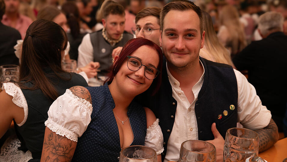 Die Partybilder vom Samstag, 16. August, aus dem Festzelt Greindl. Die Partybilder vom Samstag, 16. August, aus dem Festzelt Greindl.