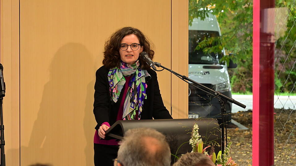 Die Leiterin der Akademie, Sonja Ettengruber, begrüßte die Gäste. Die Leiterin der Akademie, Sonja Ettengruber, begrüßte die Gäste.