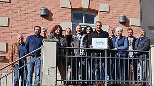 Die Gruppierung GenAu steht hinter ihrem Bürgermeisterkandidaten Michael Hillebrand. Die Gruppierung GenAu steht hinter ihrem Bürgermeisterkandidaten Michael Hillebrand.