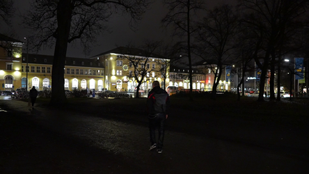 &bdquo;Bitterb&ouml;se kalt&ldquo;: F&uuml;r Obdachlose ist der Winter nicht nur unangenehm, sondern gef&auml;hrlich. An Hotspots, wo sich Obdachlose sonst oft sammeln, wie im Park um das Peterskirchlein am Regensburger Hauptbahnhof, ist es im Winter leerer.