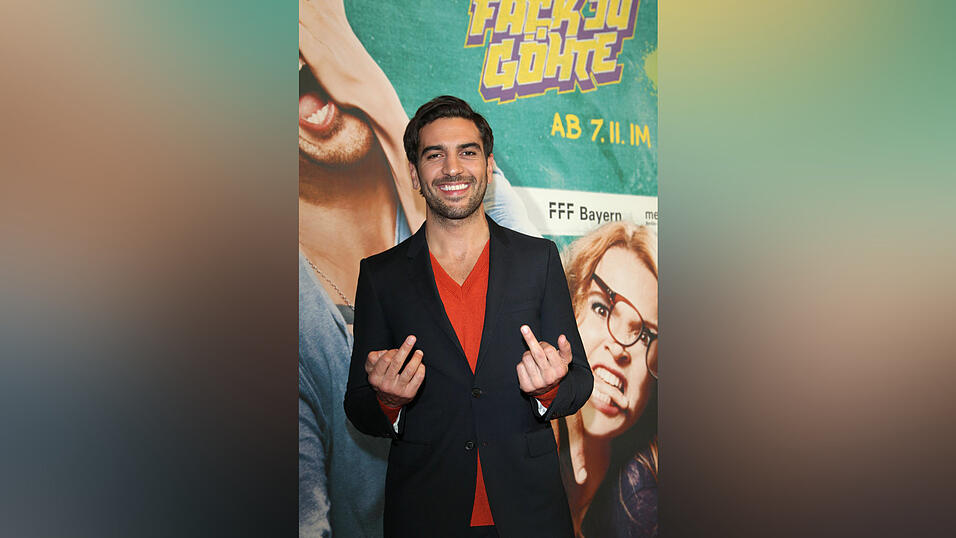 Elyas M'Barek(Zeki M&uuml;ller):'F&uuml;r mich war Schule nie ein schlimmer Ort. Wir mussten nur bis ein Uhr dort sein, danach h&auml;tte ich Hausaufgaben machen m&uuml;ssen, aber die habe ich mir oft gespart. So gesehen war Schule f&uuml;r mich ein Halbtagsjob. Abitur habe ich trotzdem.'