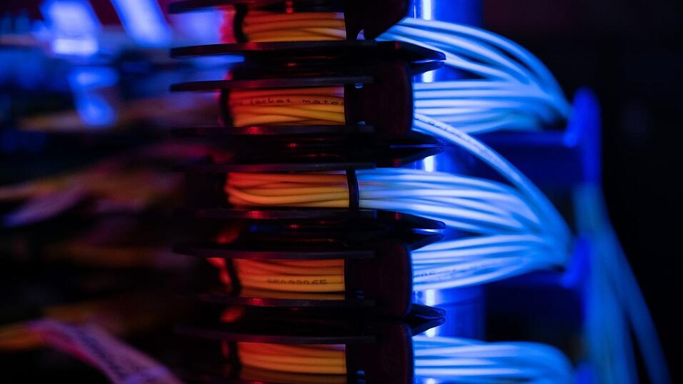 Prorussische Hacker haben nach einem Bericht der «Süddeutschen Zeitung» die Webseite des Deutschen Vergabeportals in die Knie gezwungen. (Symbolbild) Prorussische Hacker haben nach einem Bericht der «Süddeutschen Zeitung» die Webseite des Deutschen Vergabeportals in die Knie gezwungen. (Symbolbild)