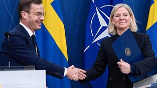 Die Sozialdemokratin Magdalena Andersson und der konservative schwedische Regierungschef Ulf Kristersson. (Archivbild) Die Sozialdemokratin Magdalena Andersson und der konservative schwedische Regierungschef Ulf Kristersson. (Archivbild)