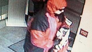 Mit diesem Bild der Bank-Überwachungskamera suchte die Polizei nach dem Täter.