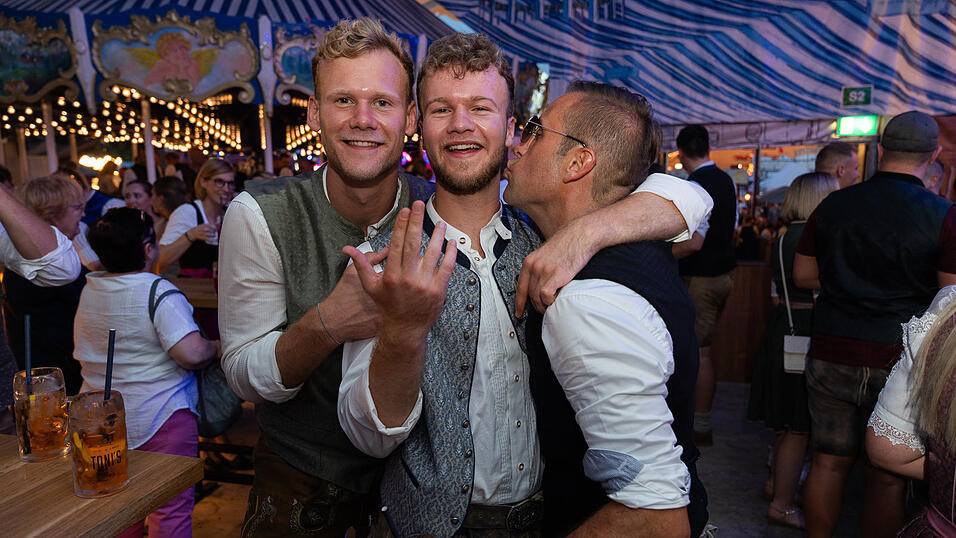 Die Partybilder vom Donnerstag, 17. August 2023, aus dem Festzelt Wenisch. Die Partybilder vom Donnerstag, 17. August 2023, aus dem Festzelt Wenisch.