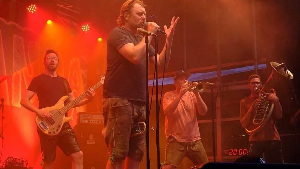 LaBrassBanda begeisterte am Donnerstagabend das Publikum in Straubing.
