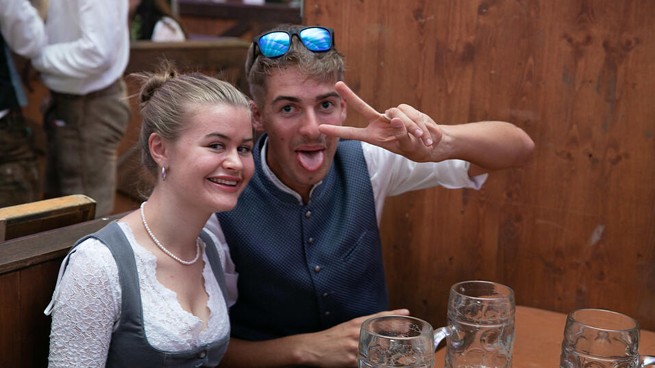 Die Partybilder vom Montag, 11. August, aus dem Festzelt Wenisch. Die Partybilder vom Montag, 11. August, aus dem Festzelt Wenisch.