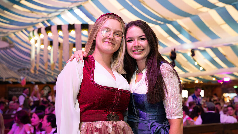 Die Partybilder vom Mittwoch, 12. August, aus dem Festzelt Wenisch. Die Partybilder vom Mittwoch, 12. August, aus dem Festzelt Wenisch.