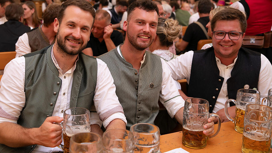 Die Partybilder vom Samstag, 16. August, aus dem Festzelt Nothaft. Die Partybilder vom Samstag, 16. August, aus dem Festzelt Nothaft.