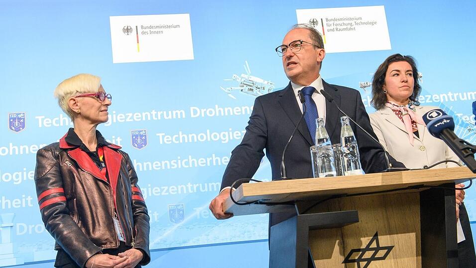 Bundesinnenminister Alexander Dobrindt warnt vor einer verschärften hybriden Bedrohungslage. Bundesinnenminister Alexander Dobrindt warnt vor einer verschärften hybriden Bedrohungslage.
