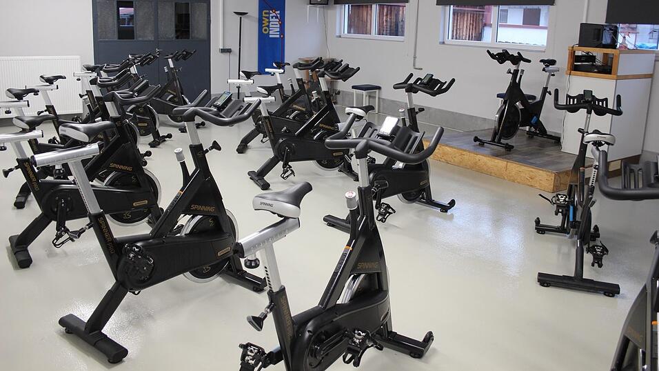 Mehr Platz zum Schwitzen im Spinning-Raum. Mehr Platz zum Schwitzen im Spinning-Raum.