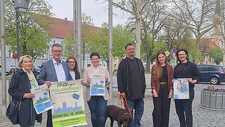 Sie hoffen auf einen erfolgreichen Fr&uuml;hjahrsmarkt: (v.l.) Christine Daniels, B&uuml;rgermeister Hans Schmalhofer, Delia Soravia, Alexandra Schoger-Ohnweiler, Patrick Voss, Veronika Hirschenauer (Kulturamt) und Jonas Halser von den Nibelungen.
