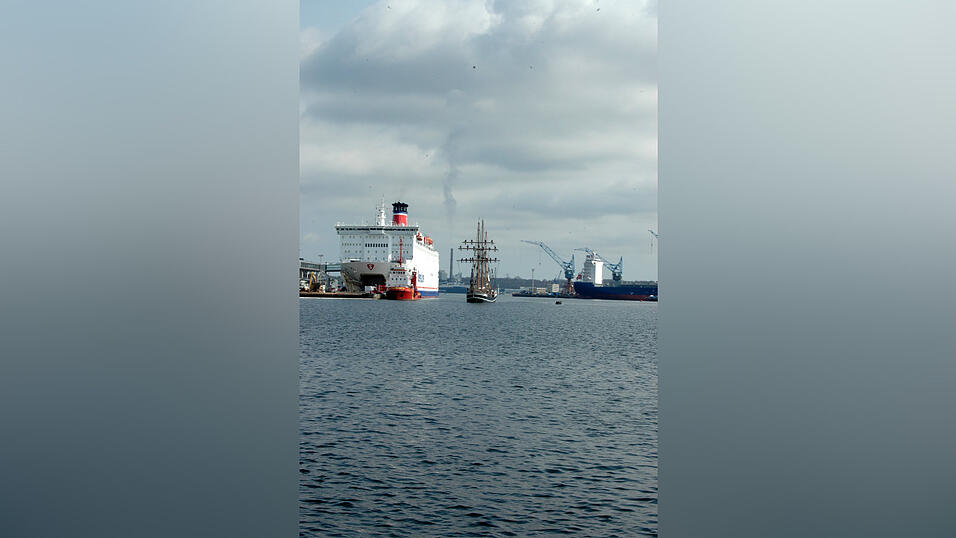 Rückkehr und Begrüßung am 24.04.2010 in Kiel Rückkehr und Begrüßung am 24.04.2010 in Kiel