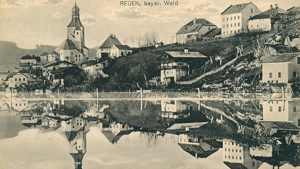 Regen ist eine der Kernst&auml;dte des Bayerischen Waldes, entstanden durch das benachbarte Kloster Rinchnach. 1254 wurde der Ort als Markt erw&auml;hnt und sp&auml;ter zum Landgerichtssitz erkl&auml;rt. Erst 1877 wurde Regen an die Eisenbahn angebunden und 1932 zur Stadt erhoben.&nbsp;
