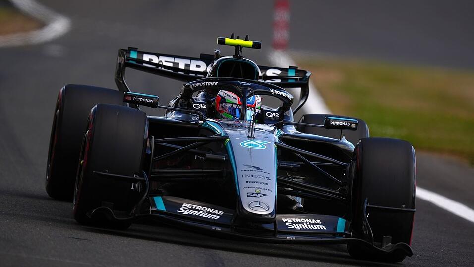Kimi Antonelli rast der Konkurrenz in Silverstone davon.