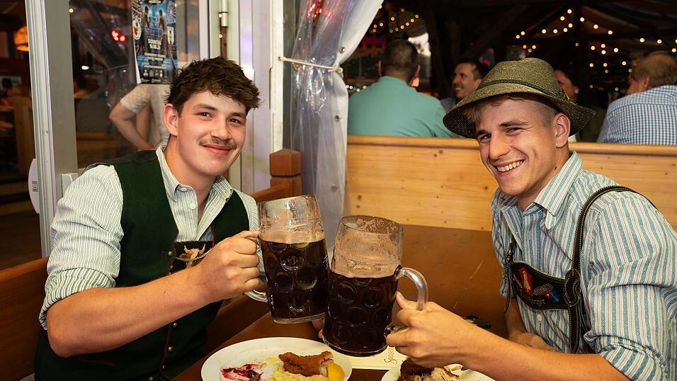 Die Partybilder vom Mittwoch, 12. August, aus dem Festzelt Reisinger. Die Partybilder vom Mittwoch, 12. August, aus dem Festzelt Reisinger.