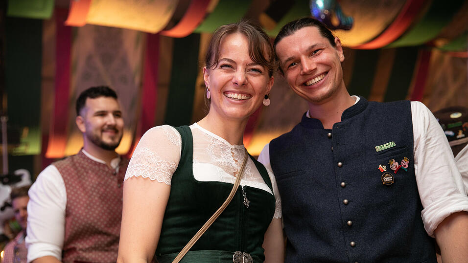 Die Partybilder vom Samstag, 16. August, aus dem Festzelt Weckmann. Die Partybilder vom Samstag, 16. August, aus dem Festzelt Weckmann.