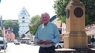 Erwin Huber: ein Reisbacher durch und durch, der die Heimat mitgestaltet und mitgeprägt hat, feierte am Sonntag seinen 80. Geburtstag, natürlich in der Marktgemeinde Reisbach. Erwin Huber: ein Reisbacher durch und durch, der die Heimat mitgestaltet und mitgeprägt hat, feierte am Sonntag seinen 80. Geburtstag, natürlich in der Marktgemeinde Reisbach.