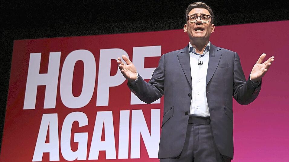 Auch Jahre nach dem Austritt der Briten aus der EU polarisiert der Brexit. Premierminister Burnham wagt nun einen Vorstoß in Richtung Rückkehr. Auch Jahre nach dem Austritt der Briten aus der EU polarisiert der Brexit. Premierminister Burnham wagt nun einen Vorstoß in Richtung Rückkehr.