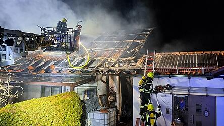 In Geiselh&ouml;ring (Bild) und in Bogen-Furth hat vergangene Woche jeweils der Dachstuhl eines Hauses gebrannt.