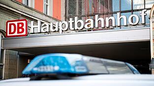 Einige Züge können wegen Reparaturarbeiten an einem Signal derzeit den Münchner Hauptbahnhof nicht anfahren. (Symbolbild) Einige Züge können wegen Reparaturarbeiten an einem Signal derzeit den Münchner Hauptbahnhof nicht anfahren. (Symbolbild)