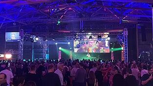 Beste Stimmung herrschte wieder auf der Eskara Ü30-Party. Beste Stimmung herrschte wieder auf der Eskara Ü30-Party.